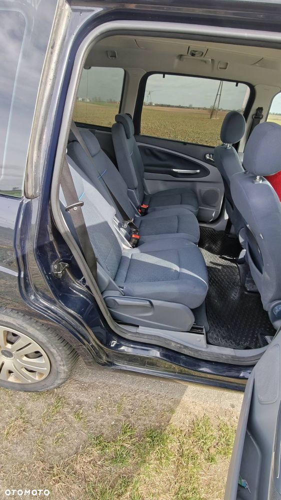 Ford Galaxy - 9