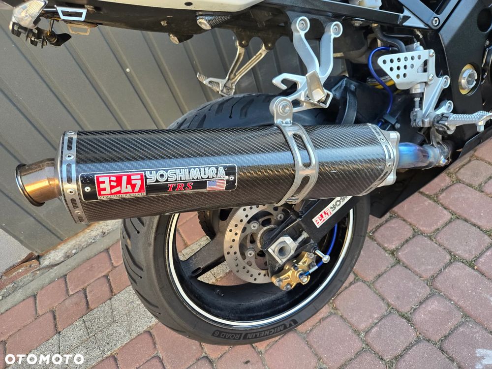 Suzuki GSX-R - 22