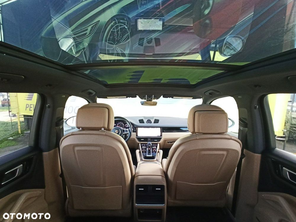 Porsche Cayenne - 10