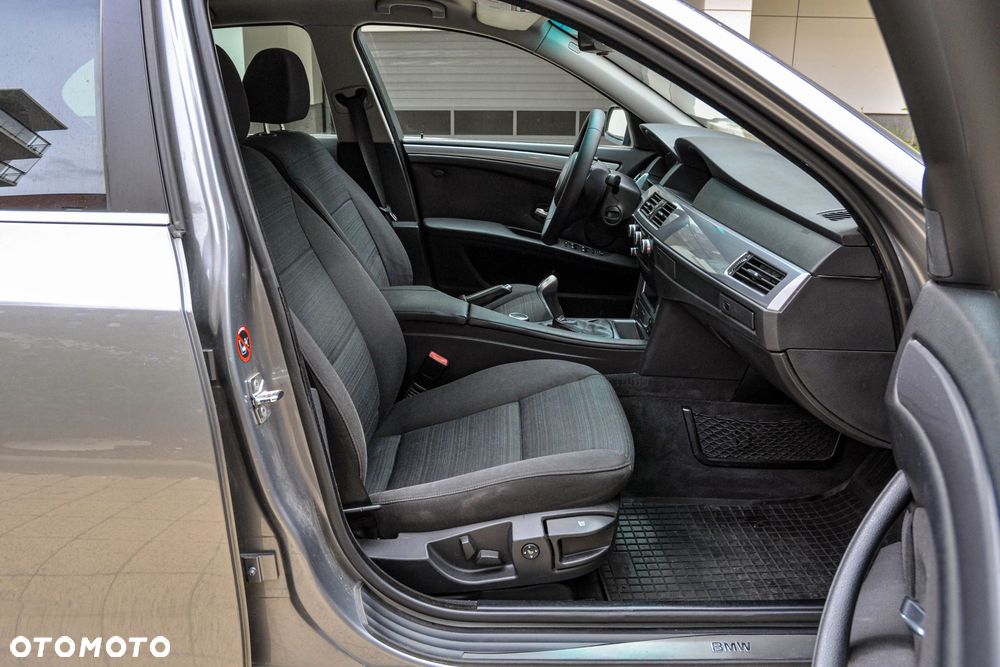 BMW Seria 5 523i Edition Exclusive - 11