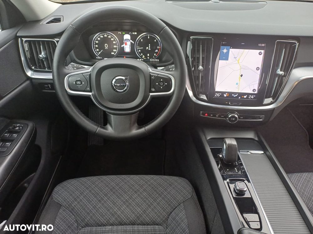 Volvo V60 B4 MHEV AT8 FWD Momentum Pro - 11