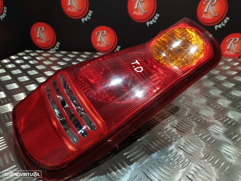 Farolim Stop Dto Hyundai Matrix (Fc) - 3