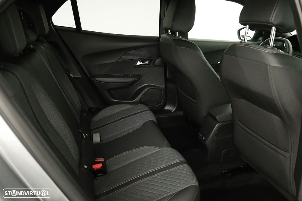 Peugeot 2008 1.2 PureTech Allure - 23