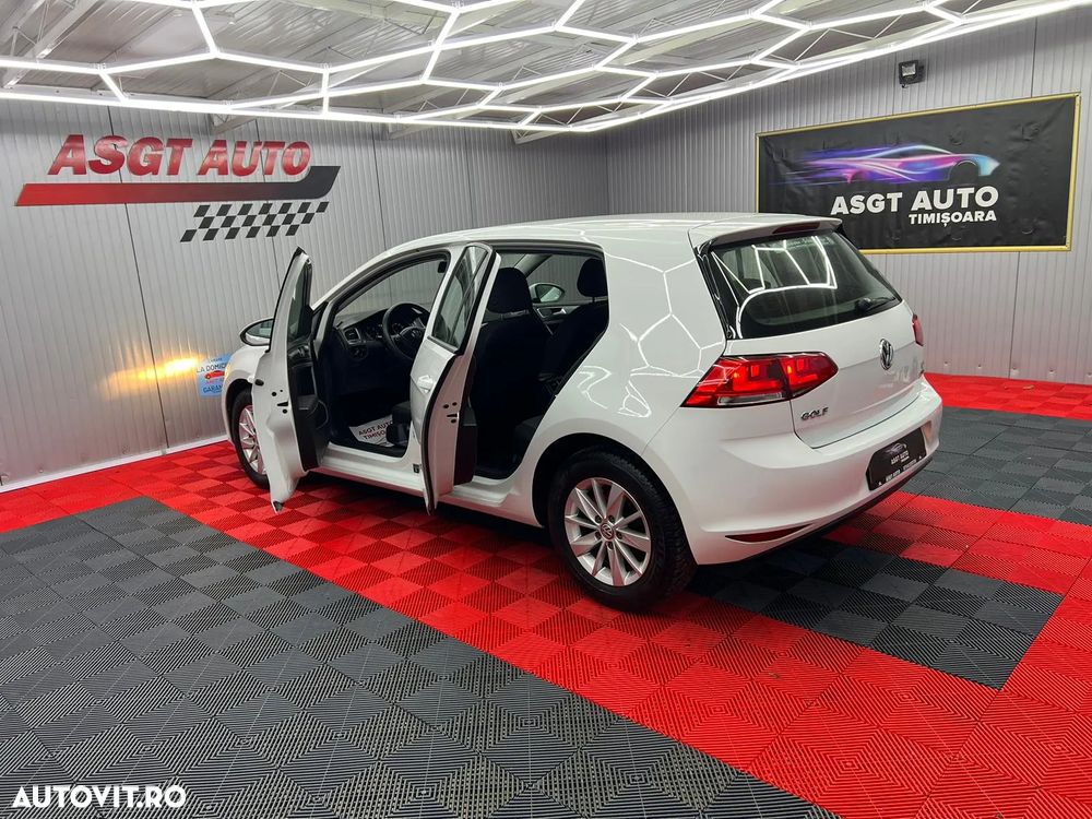 Volkswagen Golf - 16