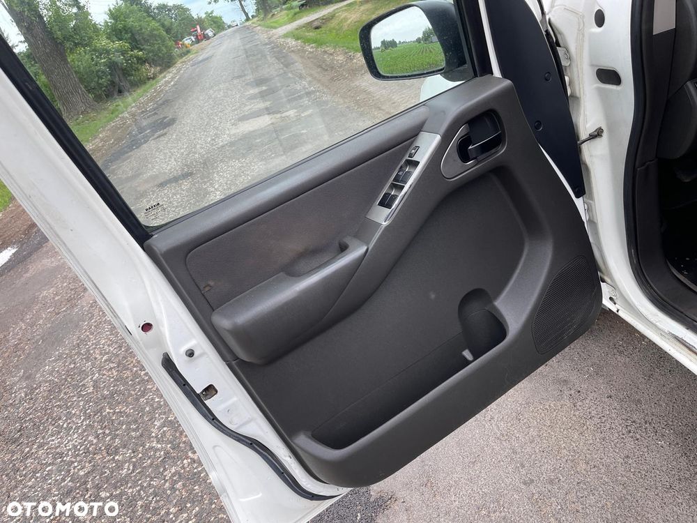Nissan Pathfinder 2.5 DCi Comfort - 23