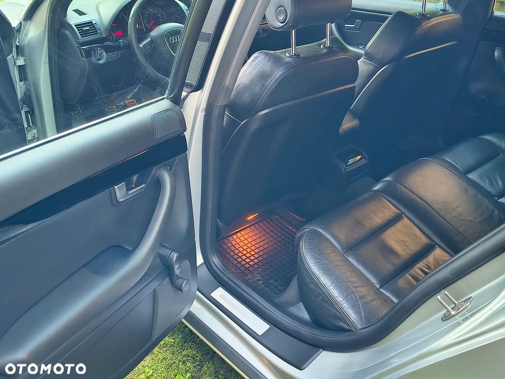 Audi A4 Avant 2.0 TDI DPF - 13