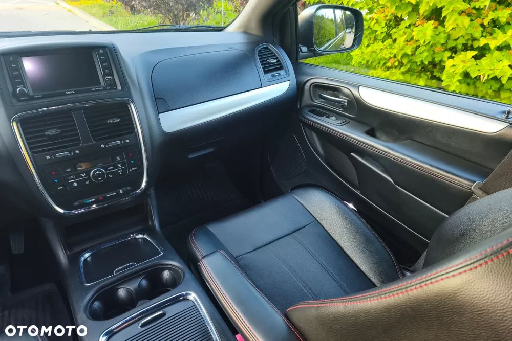 Dodge Grand Caravan 3.6 R/T - 23