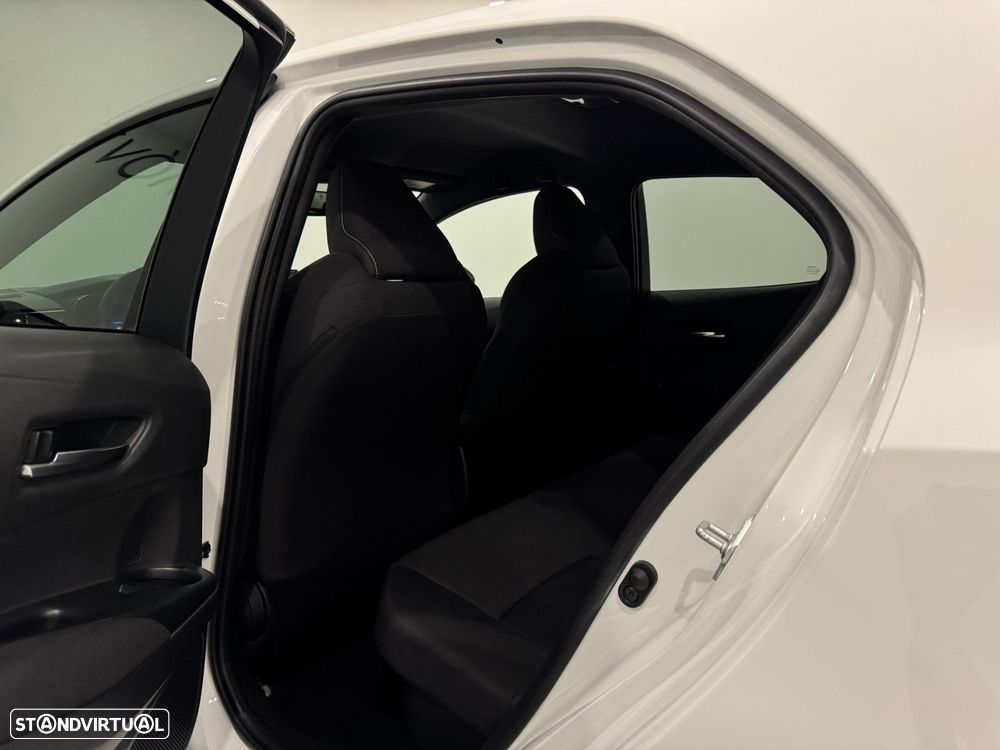 Toyota Corolla 1.8 Hybrid Exclusive - 28