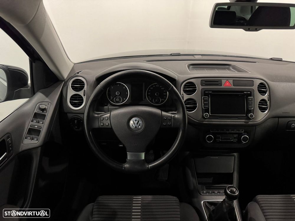 VW Tiguan 2.0 TDi Sport BlueMotion - 8