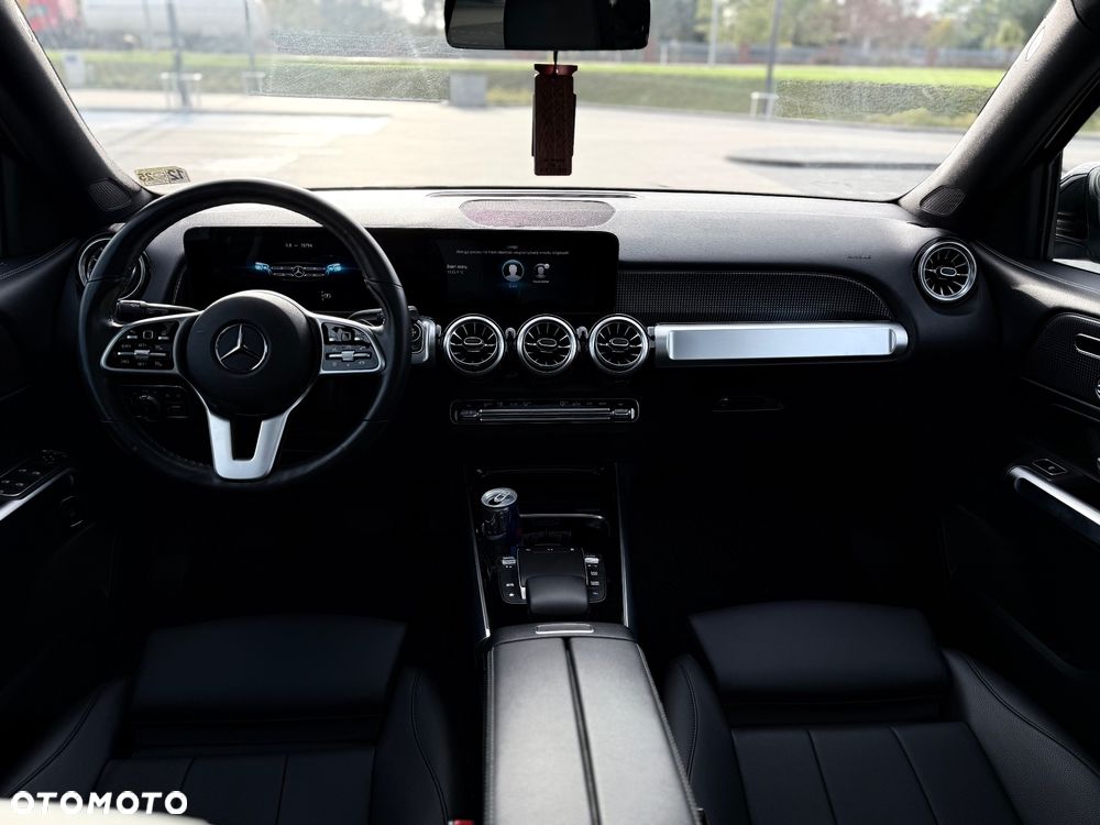 Mercedes-Benz GLB - 13