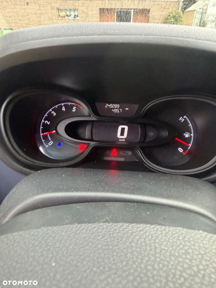 Opel Vivaro - 8