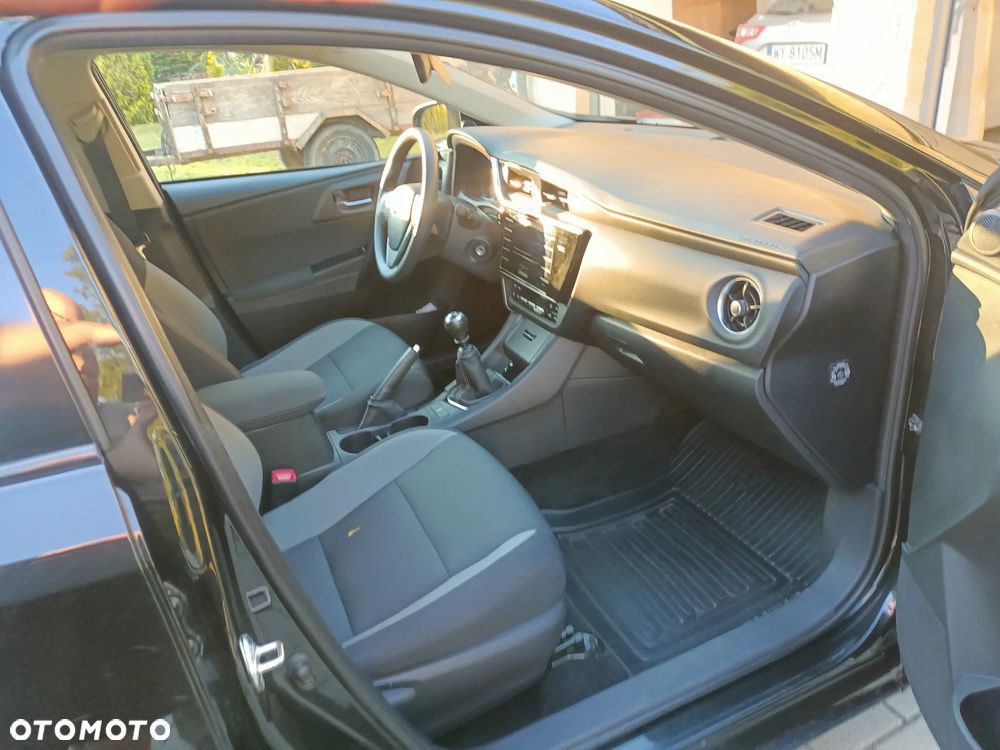 Toyota Auris 1.6 Classic Plus - 13