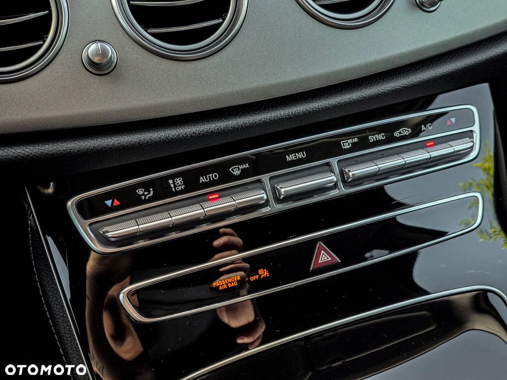 Mercedes-Benz Klasa E 220 d 9G-TRONIC - 27