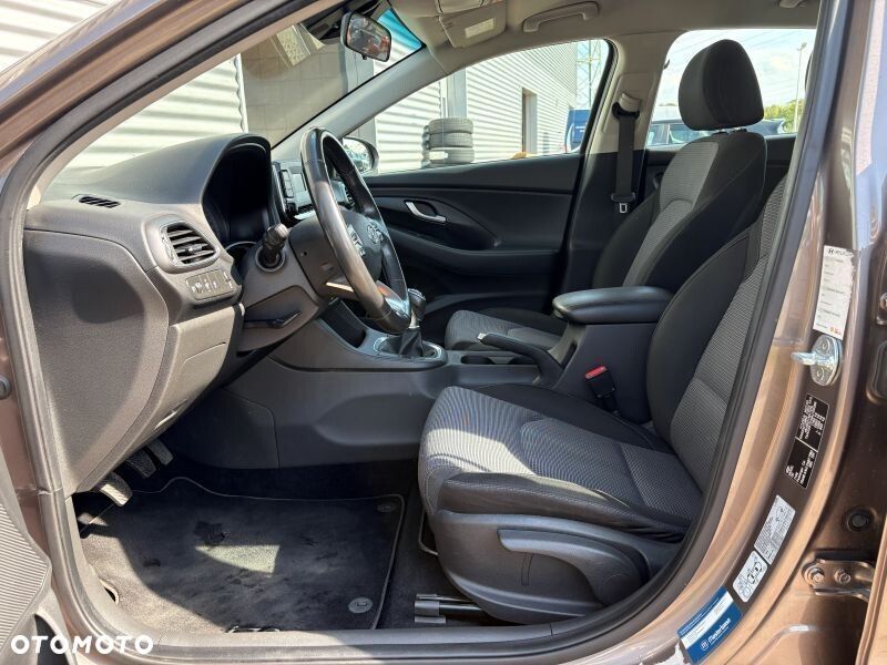 Hyundai i30 1.5 DPI Classic + - 8