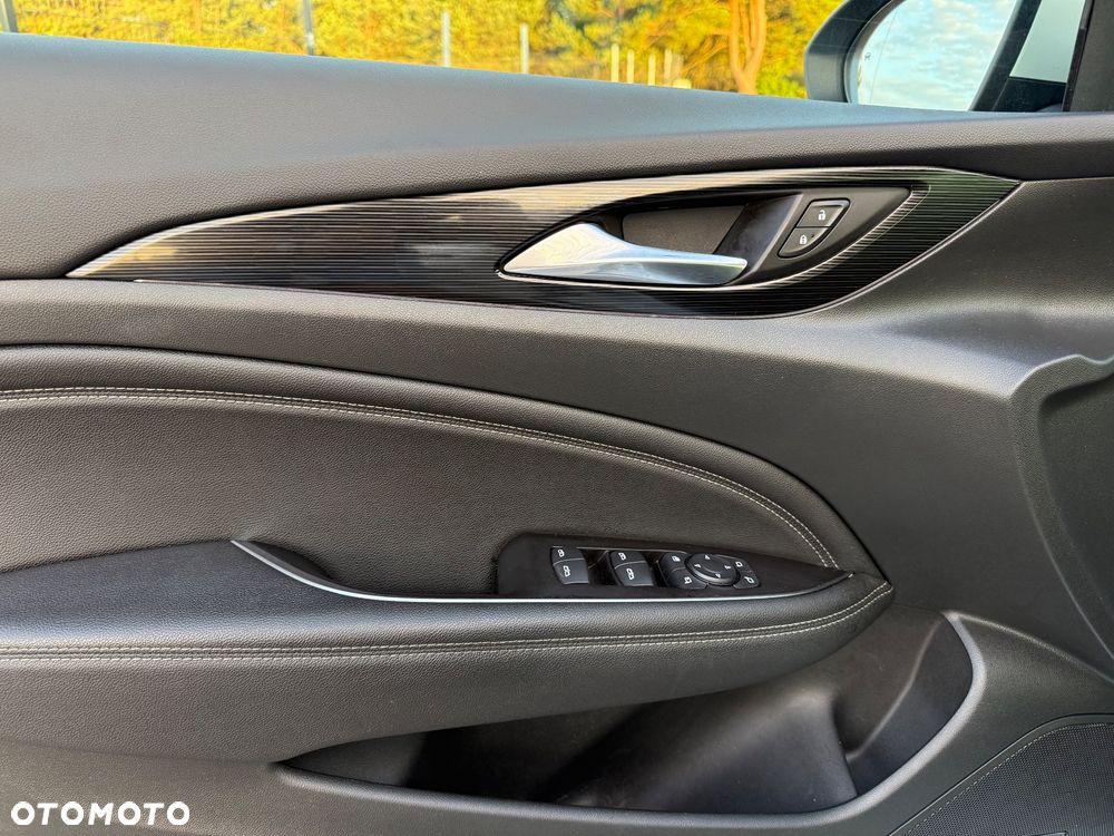 Opel Insignia - 26