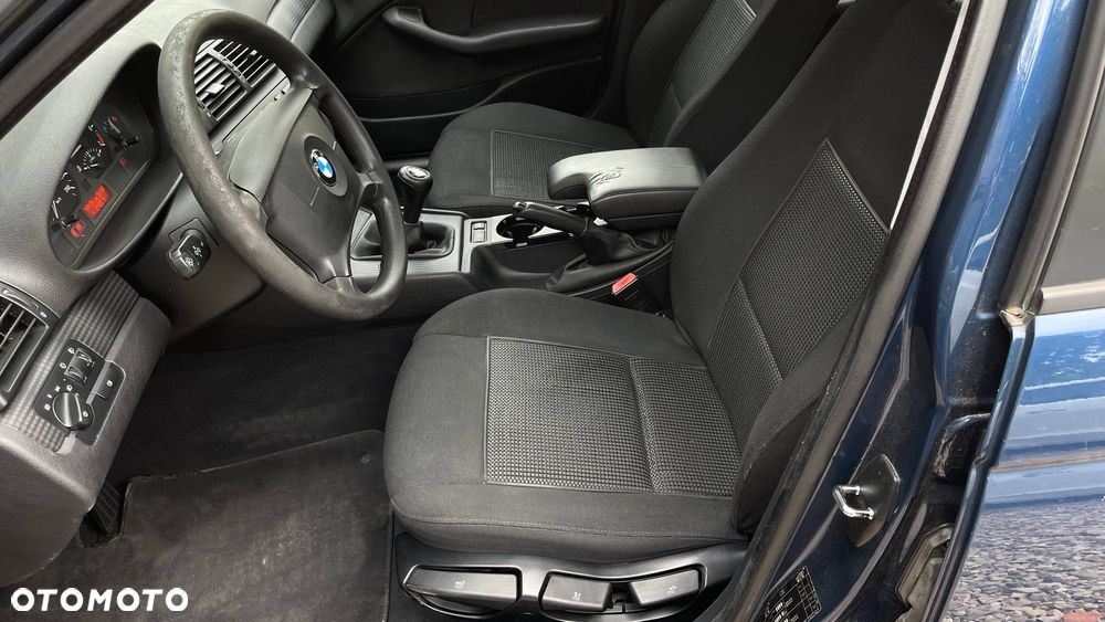 BMW Seria 3 318i - 9