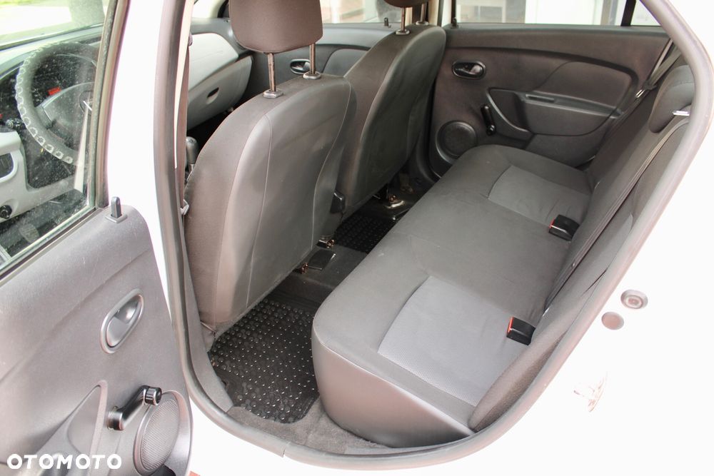 Dacia Logan 1.2 16V Access - 8