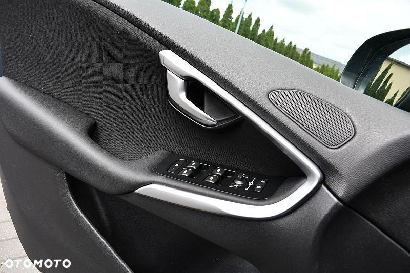 Volvo V40 T2 Drive-E Momentum - 16