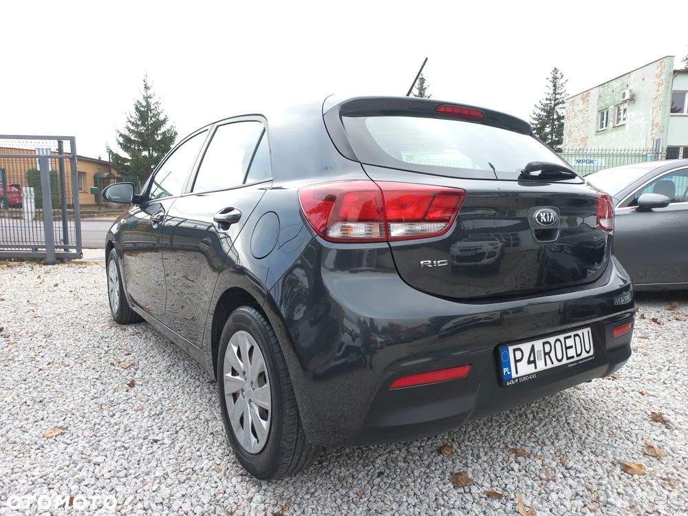 Kia Rio - 9
