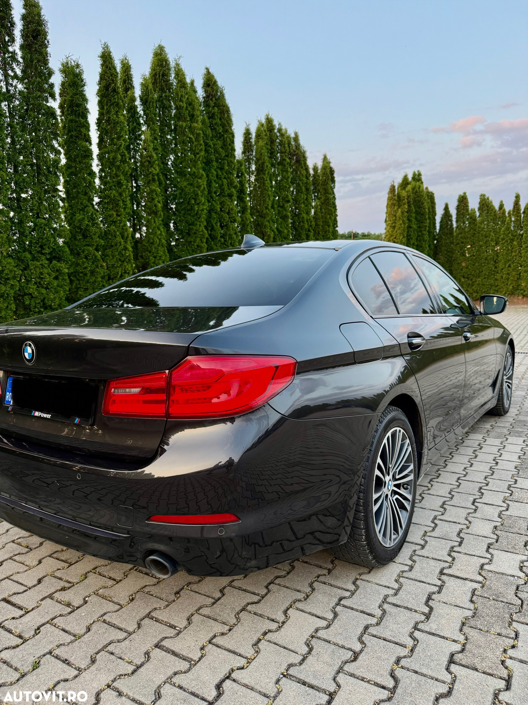 BMW Seria 5 520d xDrive AT - 35