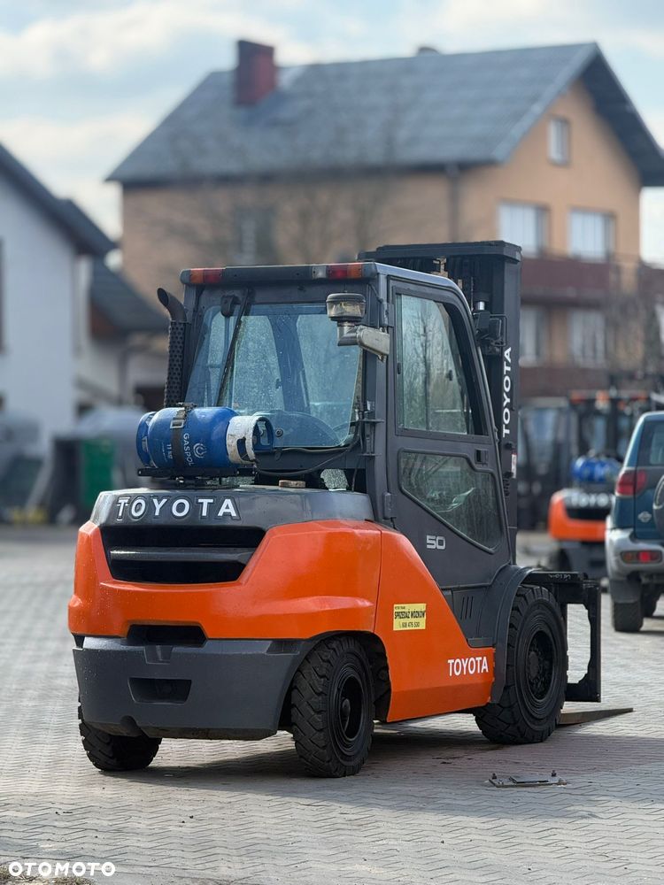 Toyota - 4