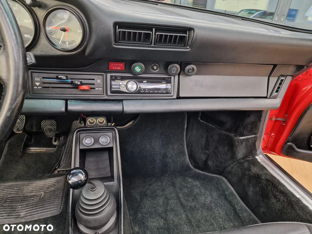 Porsche 911 - 22
