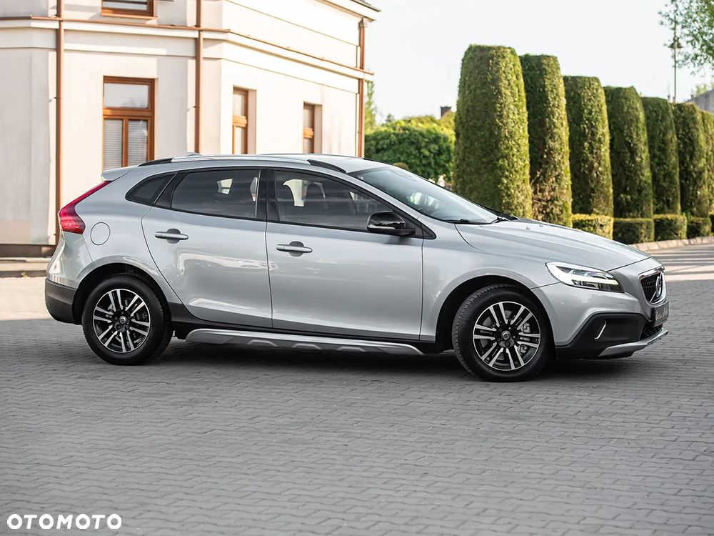 Volvo V40 Cross Country D2 Momentum - 4