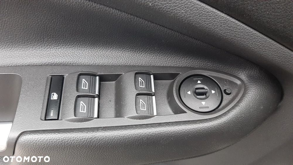 Ford Kuga - 11