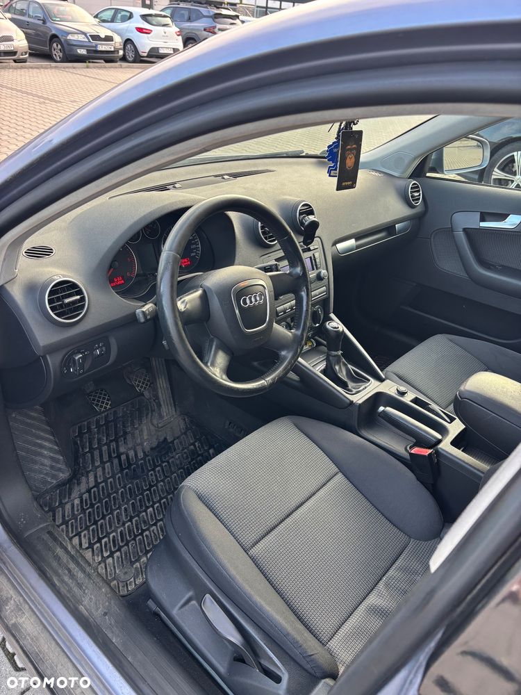 Audi A3 Sportback 2.0 TDI Ambiente - 9