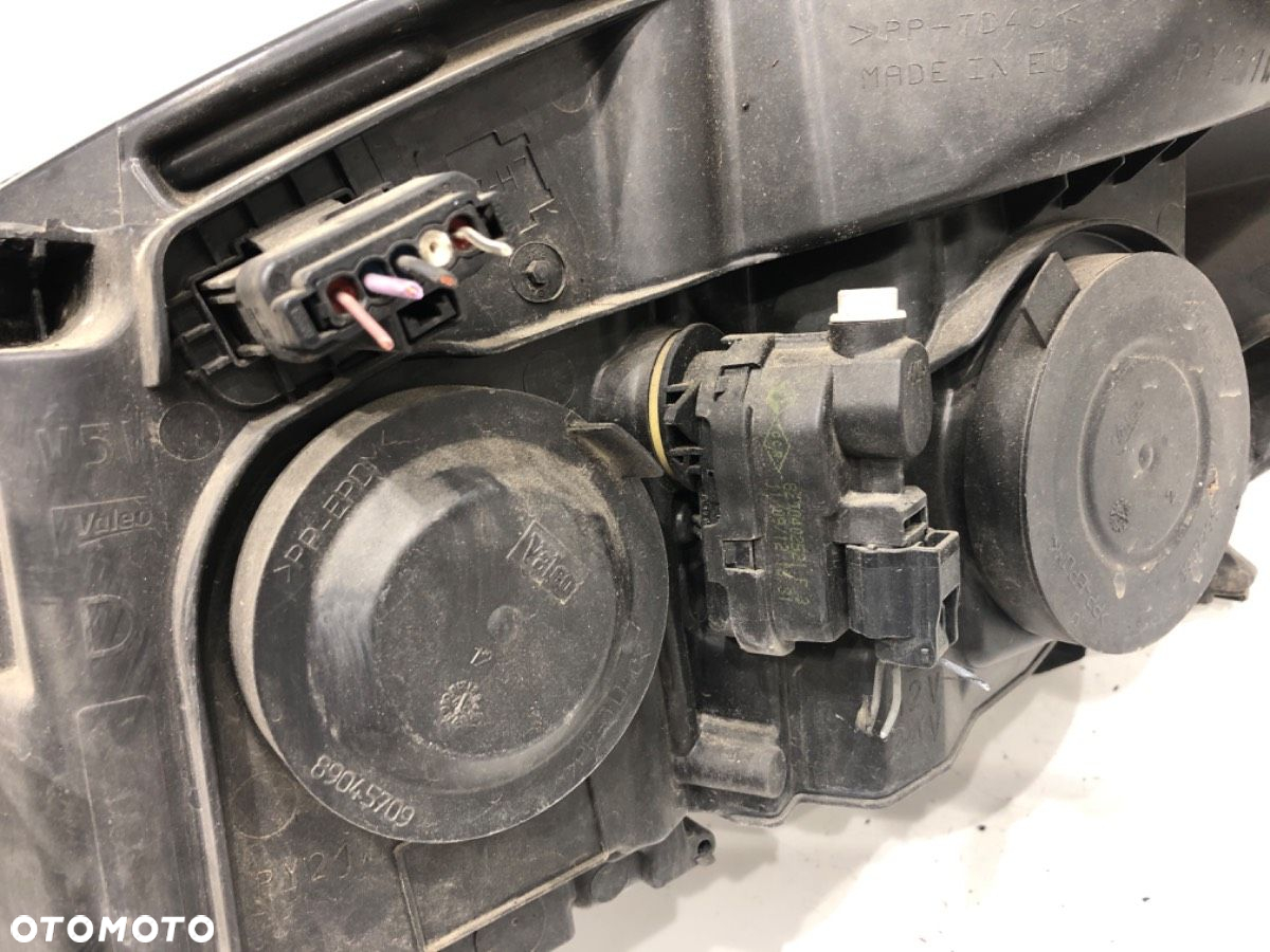 REFLEKTOR PRAWY PRZÓD - 382.00 PLN - RENAULT SCÉNIC III (JZ0/1_) 2008 - 2022 1.6 dCi (JZ00, JZ12) - 9
