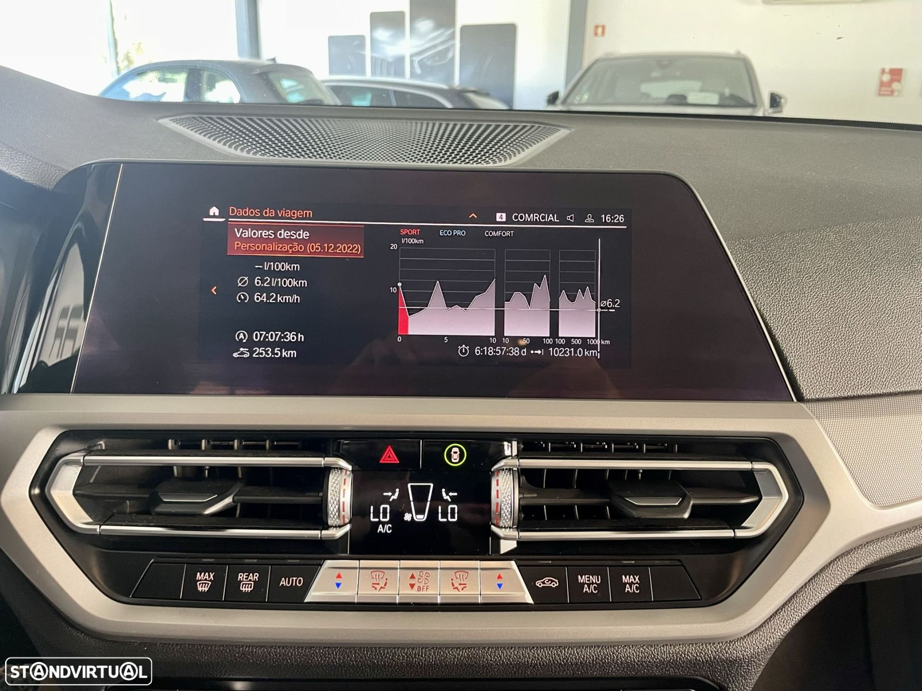 BMW 318 d Touring Auto - 32