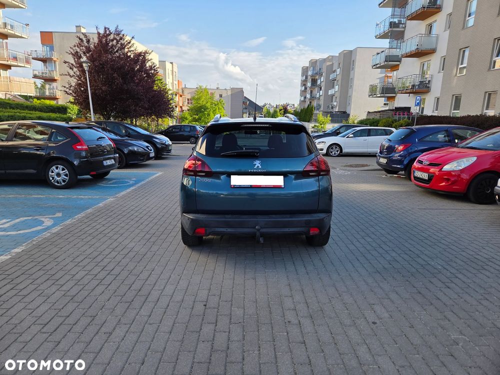 Peugeot 2008 1.2 Pure Tech Style - 6
