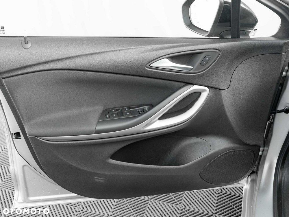 Opel Astra 1.2 T Edition S&S - 11