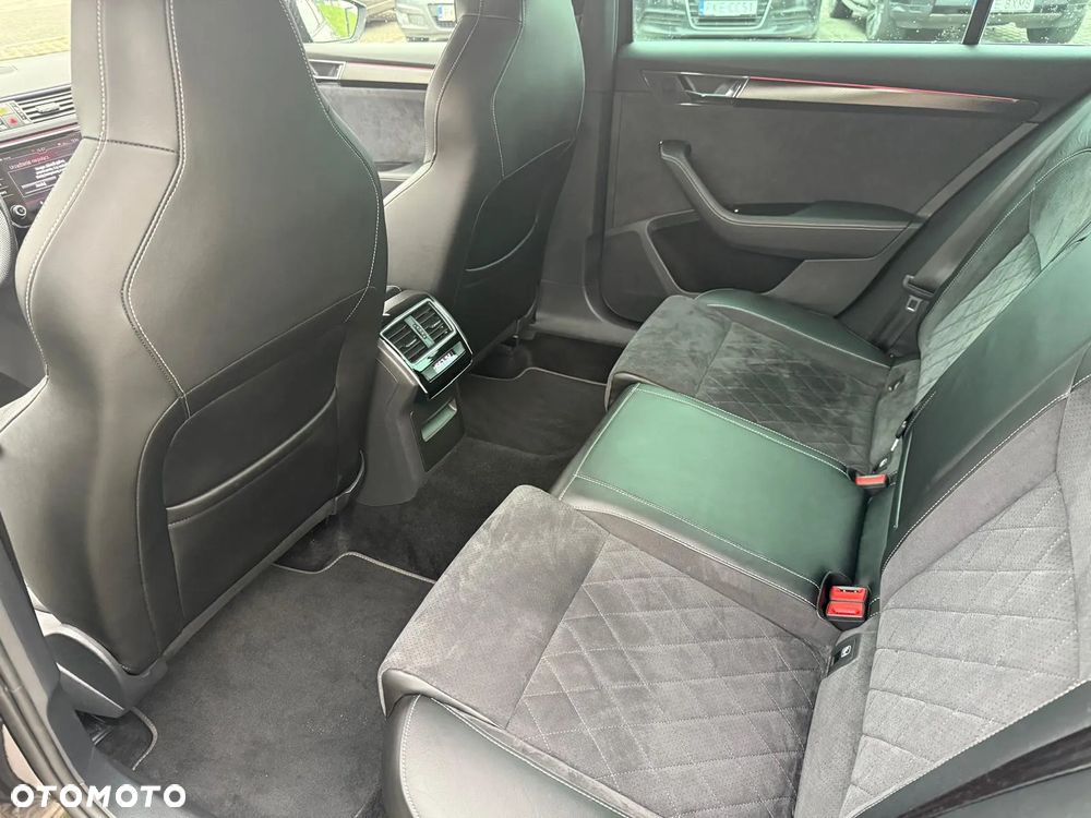 Skoda Superb 2.0 TSI 4x4 DSG Sportline - 24