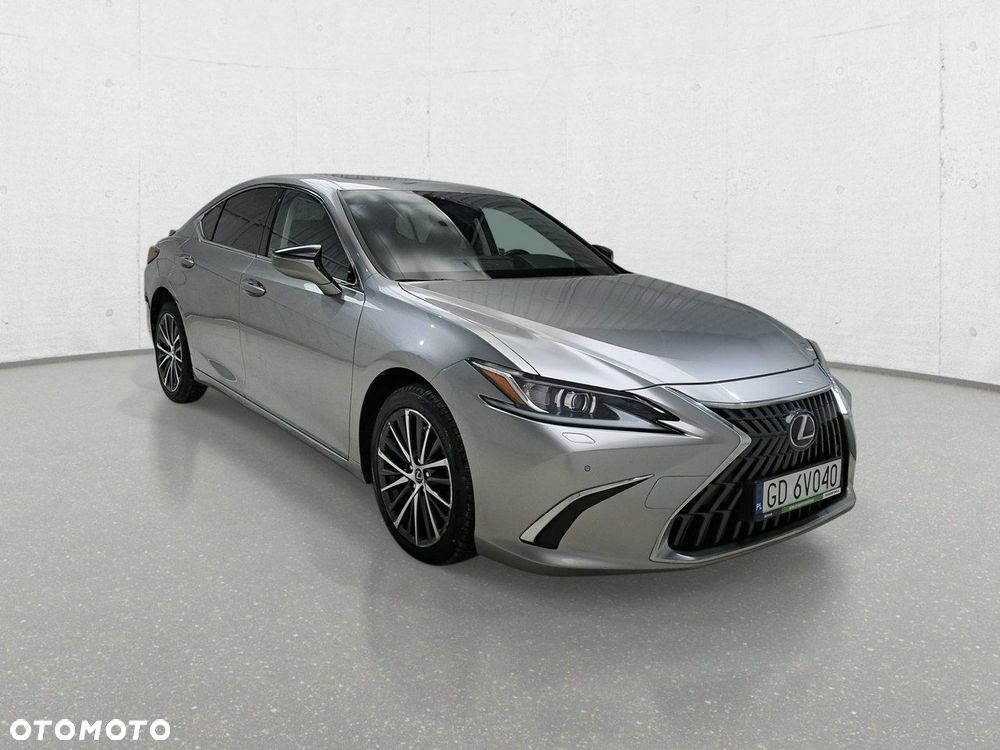 Lexus ES - 1