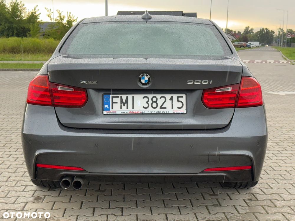 BMW Seria 3 328i Sport-Aut Sport Line - 13