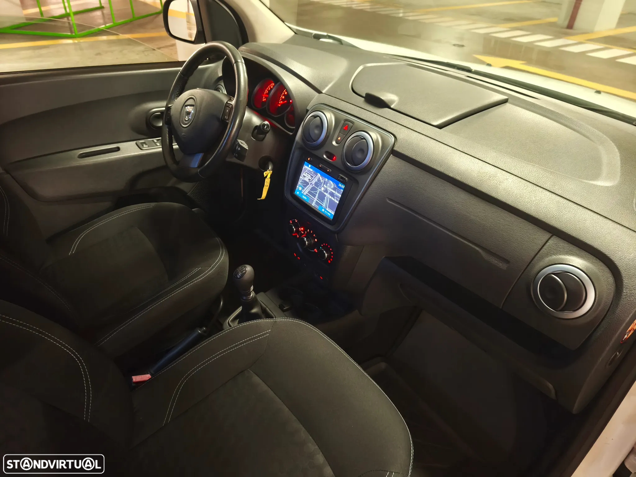 Dacia Lodgy 1.5 dCi Stepway 7L - 10