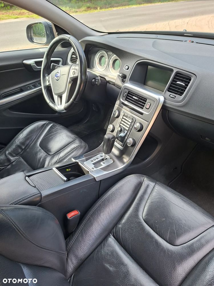 Volvo V60 D5 AWD Summum - 5