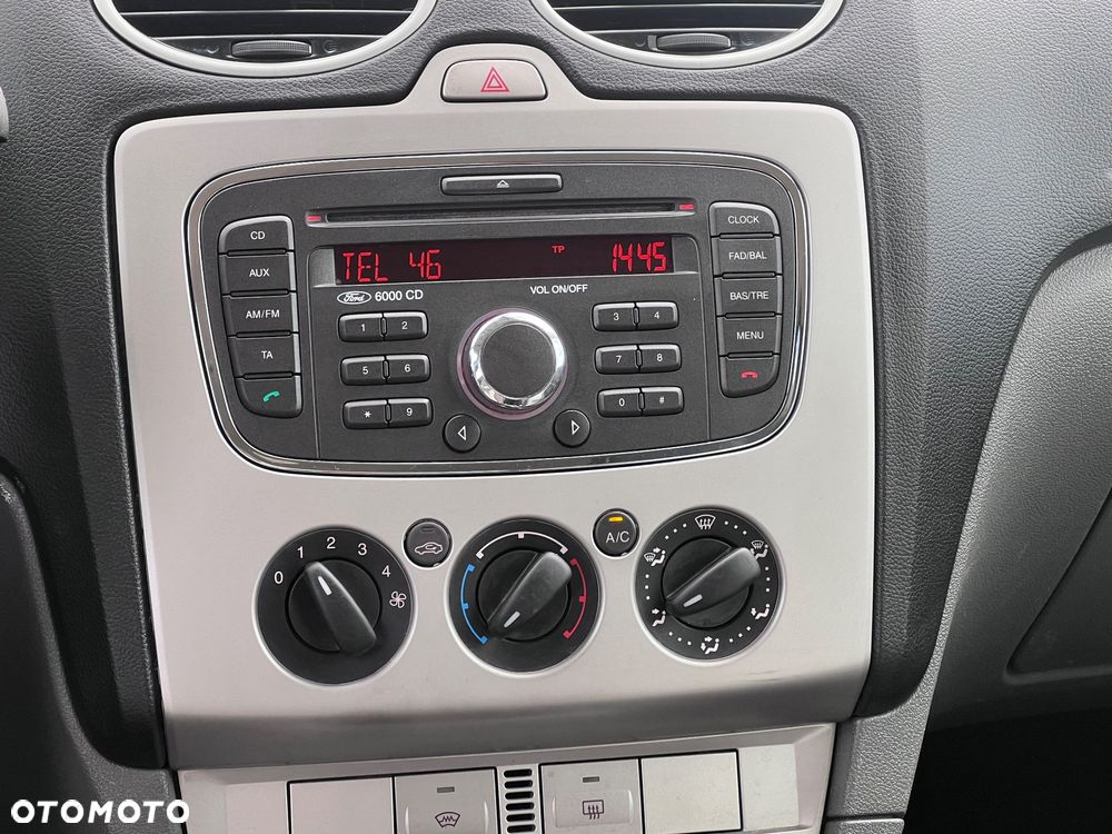 Ford Focus 1.8 Style - 27