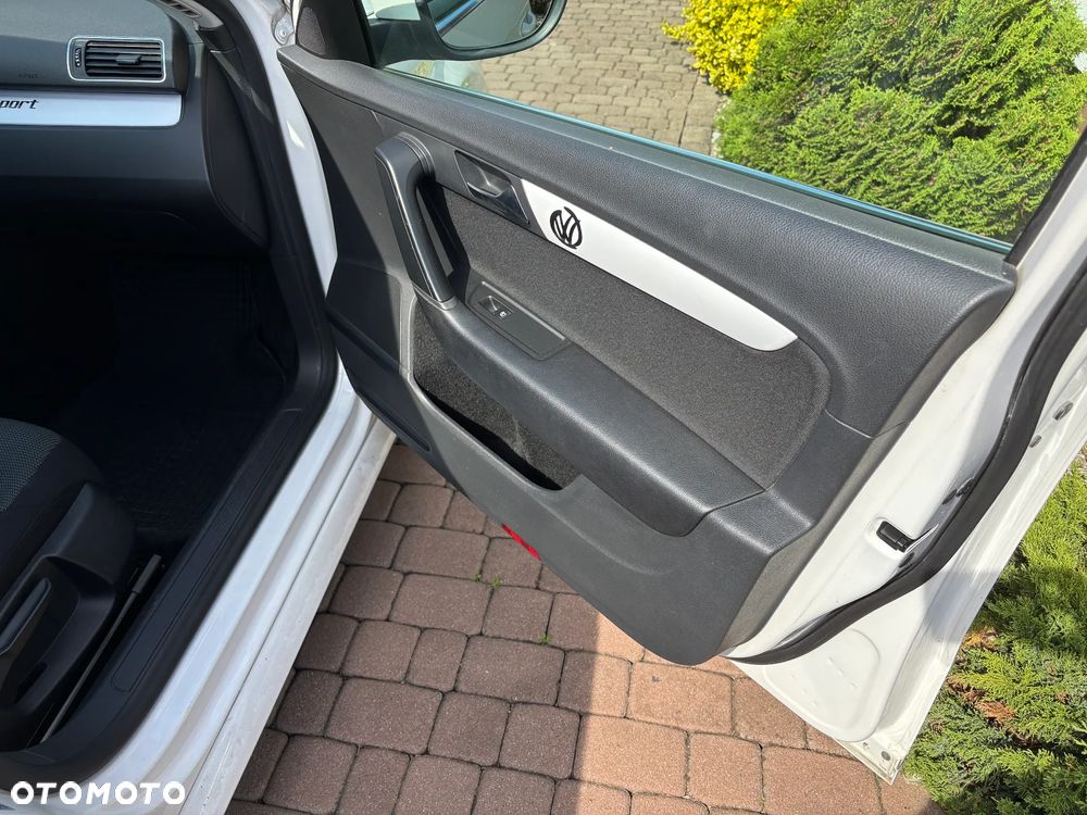 Volkswagen Passat Variant 2.0 TDI DPF Sportline - 16