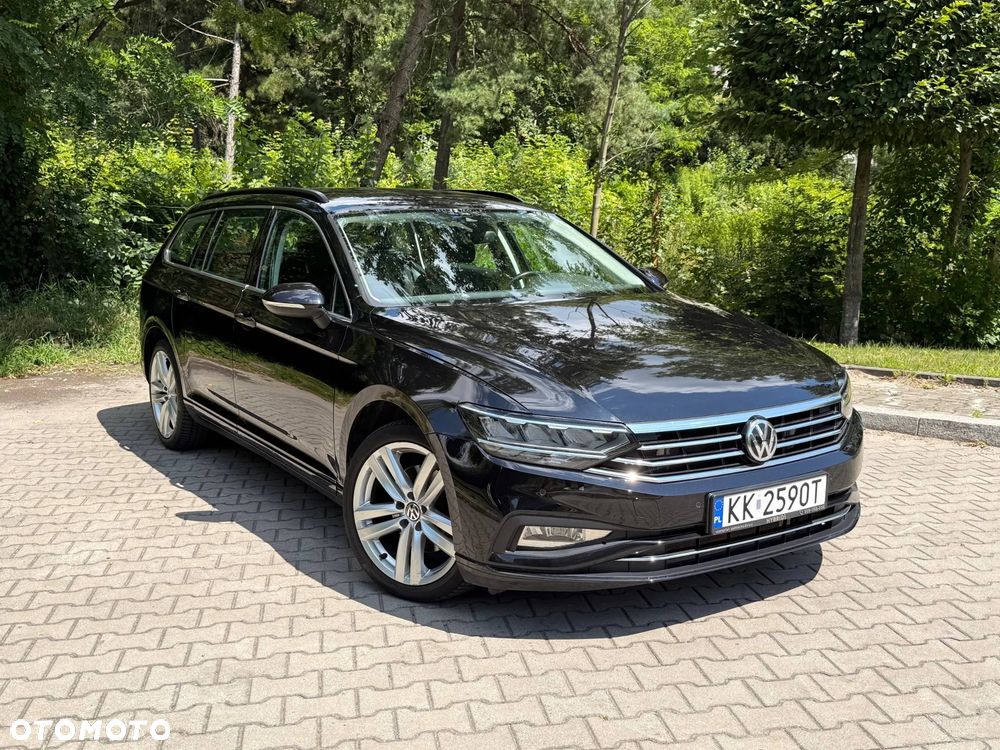 Volkswagen Passat - 1