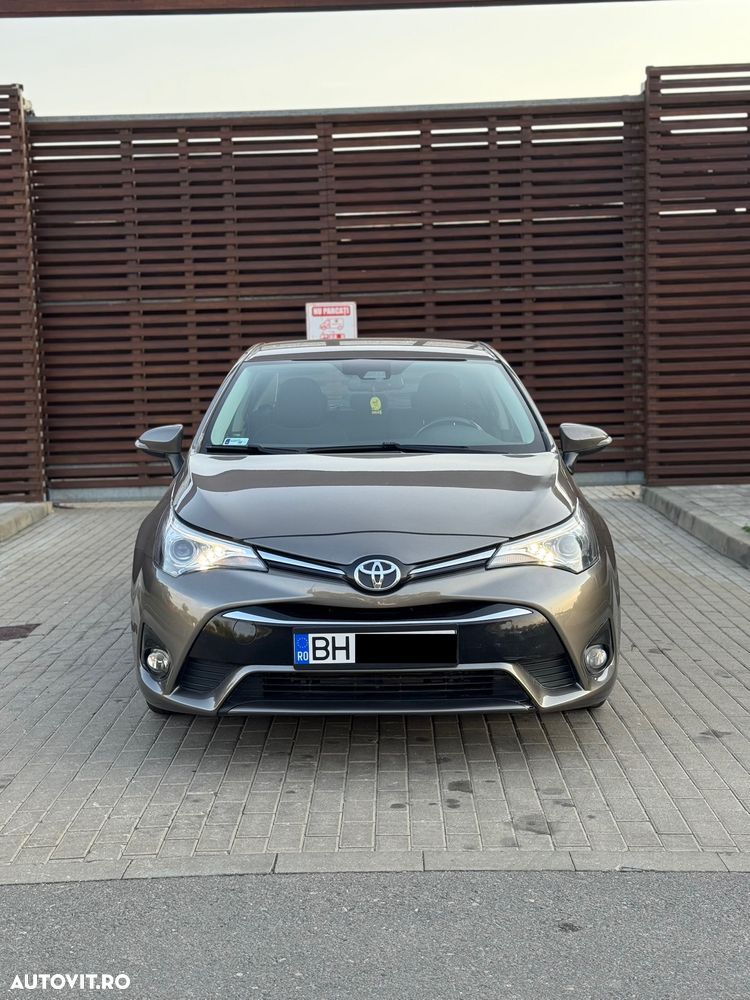 Toyota Avensis 1.8 Executive - 2