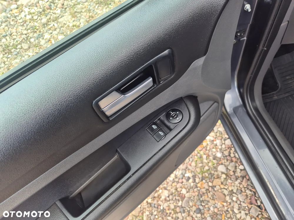 Ford Focus 1.6 Ti-VCT Connection - 10