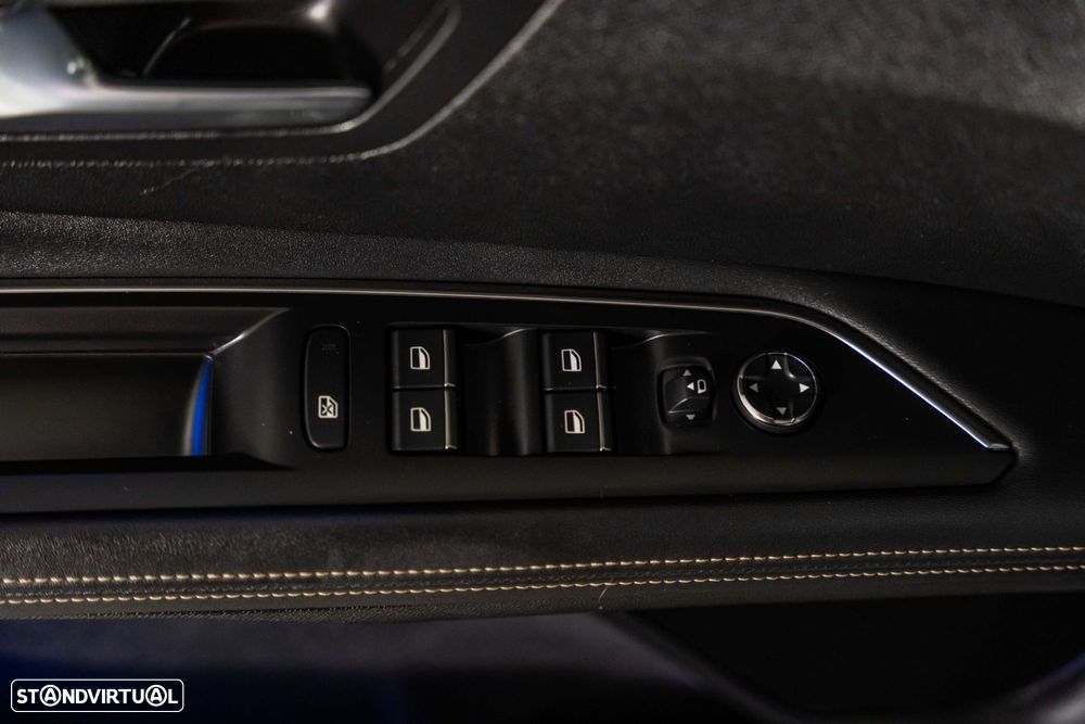 Peugeot 3008 1.6 Hybrid GT e-EAT8 - 26