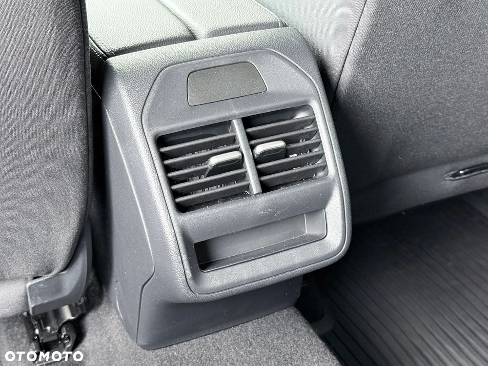 Skoda Superb 2.0 TDI SCR Essence DSG - 25