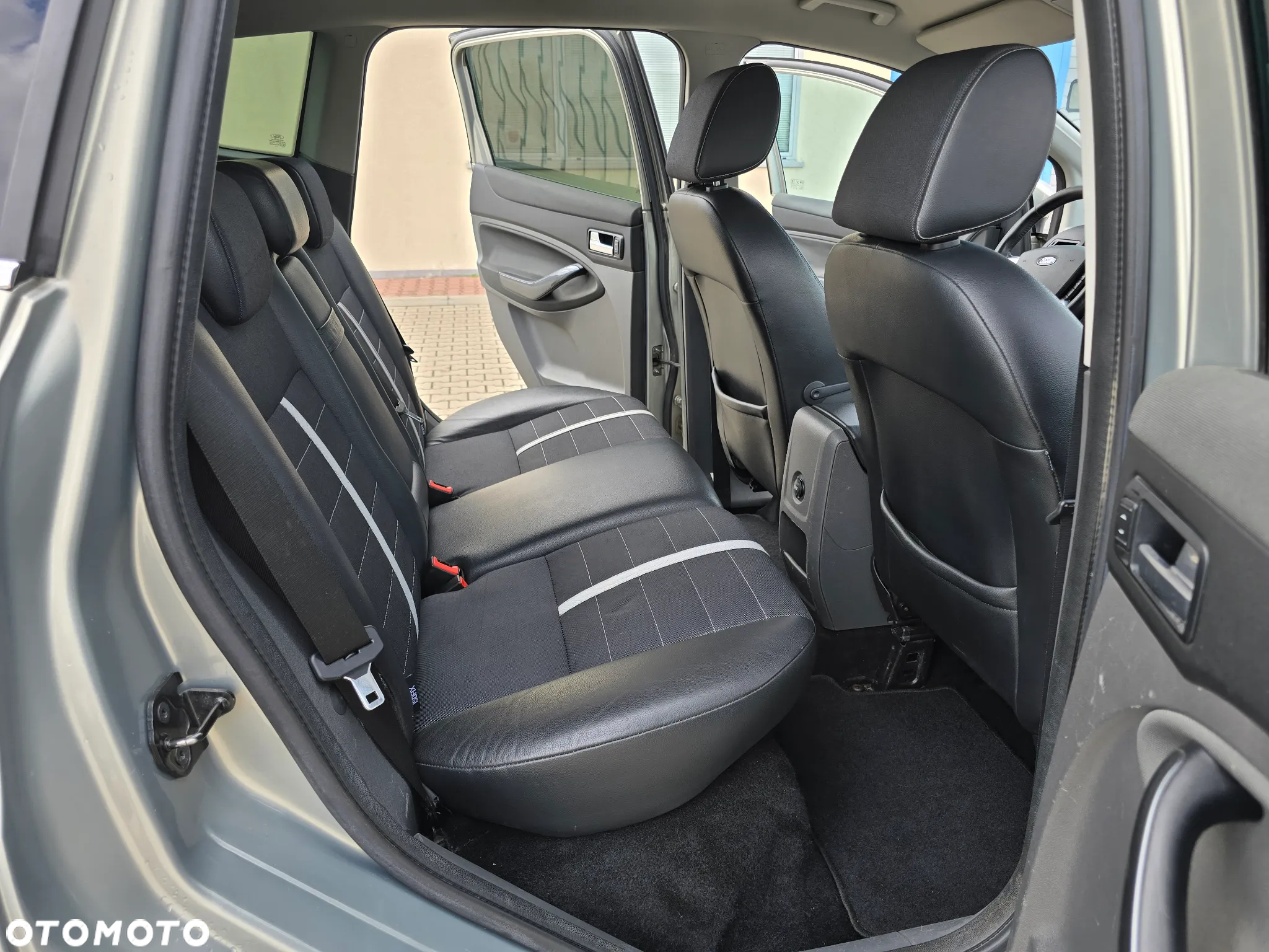 Ford Kuga 2.0 TDCi 4x4 Titanium - 15