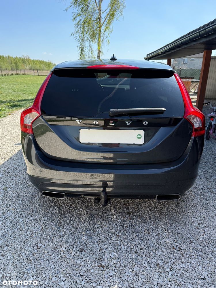 Volvo V60 D6 AWD Plug-in Hybrid Summum - 1