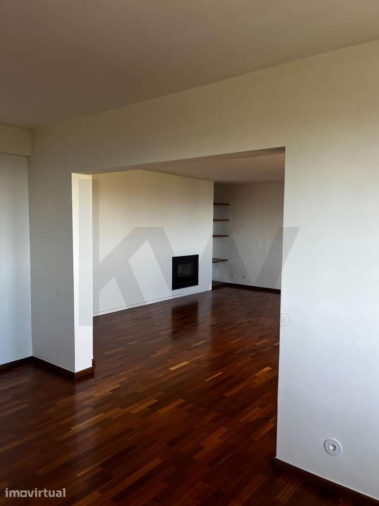 Apartamento T3 renovado para arrendamento nos Pinhais da Foz - Grande imagem: 4/22