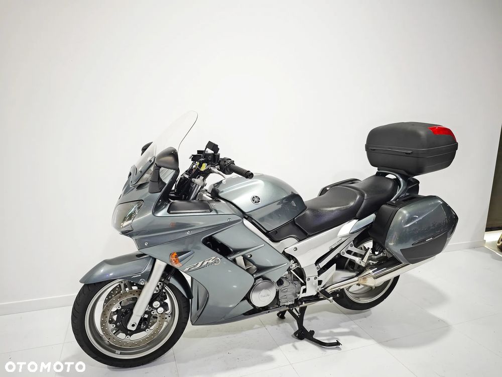 Yamaha FJR - 16