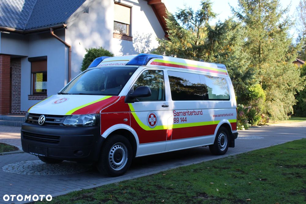 Volkswagen T5  AMBULANS KARETKA - 1